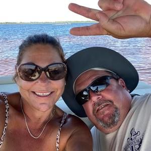 Meet your Posher, Deedee